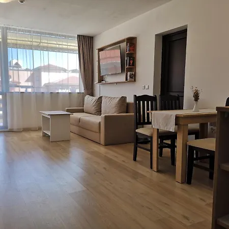 South * ネセバル