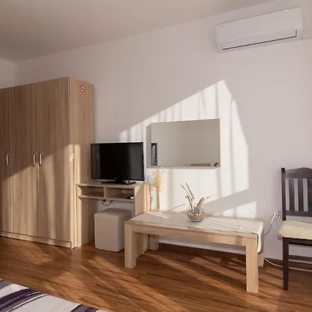 South Apartment *